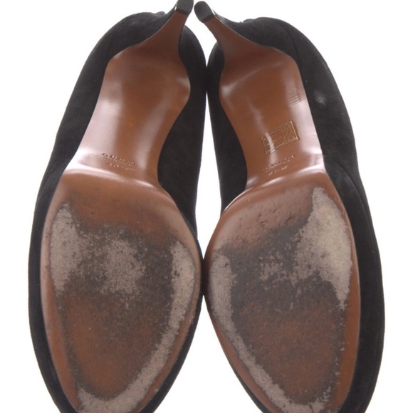 Authentic Gucci suede tassel accent boots, size 40.5, runs a half size small - Picture 4 of 5